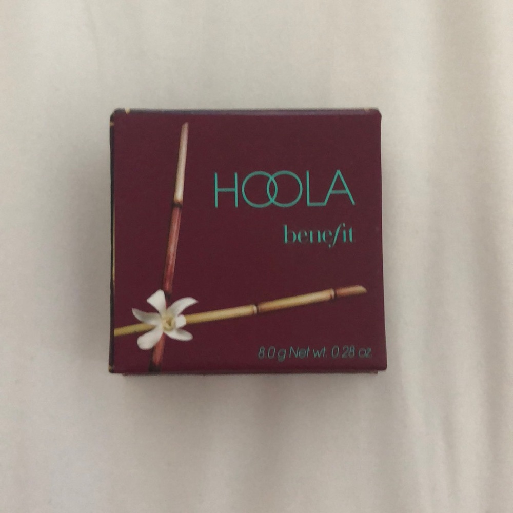 HOOLA benefit matte powder bronzer